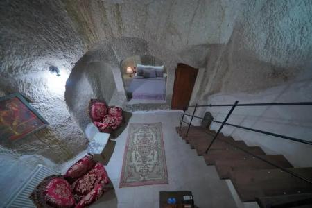 Holiday Cave - 82