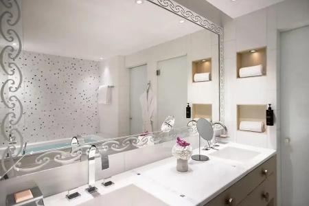 Mandarin Oriental - 47