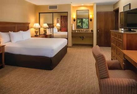 DoubleTree by Hilton Seattle Airport - 33