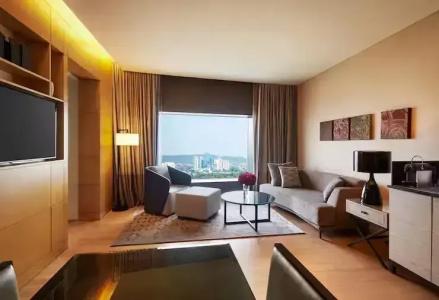 Hilton - 66