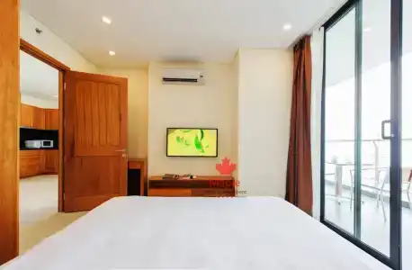 Maple & Apartment - 101