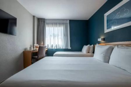 Travelodge Alicante Puerto - 76