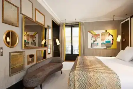 Le Pavillon de la Reine & Spa - Small Luxurys of the World - 11