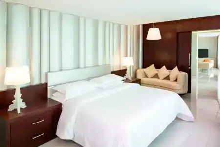 Four Points by Sheraton Sharjah - 10