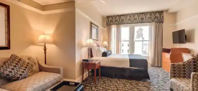 Gaslamp Plaza Suites - 38