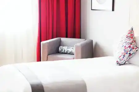 Ramada by Wyndham Belfast - 17