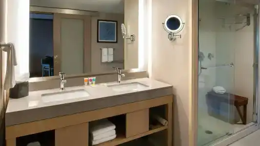 Hyatt Place Chicago Wicker Park - Brand New - 57