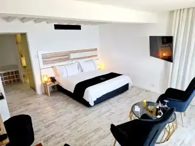 The Ciao Stelio Deluxe (Adults Only) - 80