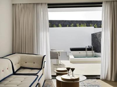 Cresanto Luxury Suites - 41