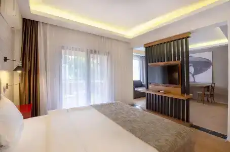 Utopia Resort & Residence - 4