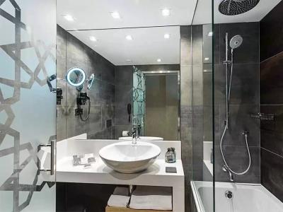 Catalonia Giralda - 96