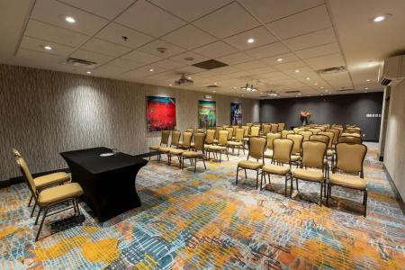 Holiday Inn Downtown Centre By Ihg - 15