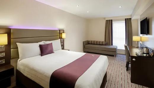 Premier Inn Tottenham Hale - 22