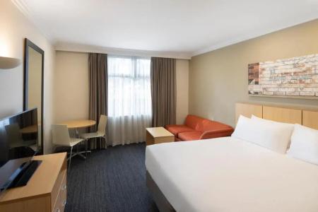 Travelodge Martin Place - 9