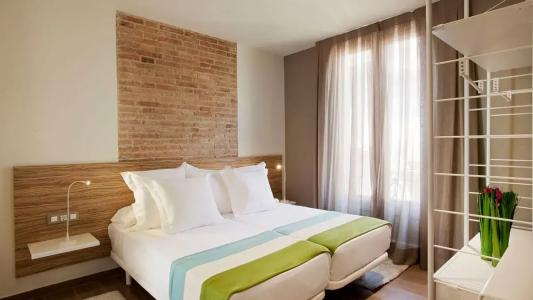Barcelona Apartment Milà - 25