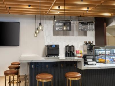 Courtyard by Marriott New York Manhattan / Soho - 22