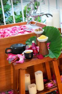 Ocean Key & Spa, a Noble House - 22