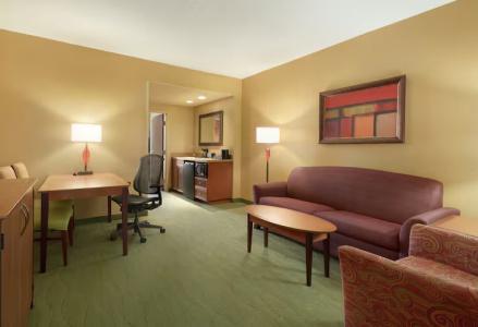 Embassy Suites East and Riverfront Conference Center - 46