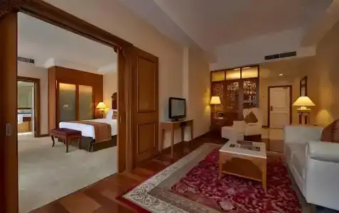 Royale Chulan - 69