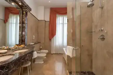 Grand & La Pace Spa - 77