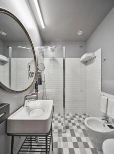 The Modernist - 53