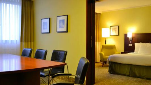 Courtyard by Marriott Düsseldorf Seestern - 32