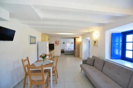 Douskos Guesthouse - 216