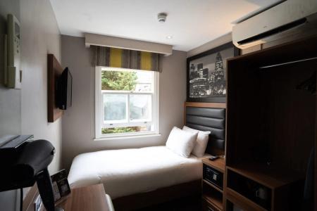 London Court - 61