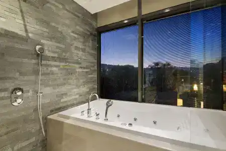 DoubleTree by Hilton Istanbul - Piyalepasa - 48