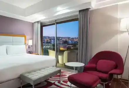 DoubleTree by Hilton Kusadasi - 54
