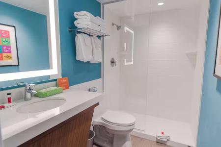Howard Johnson by Wyndham Anaheim & Water Playground - 112