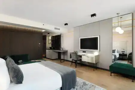 Emerald - 46