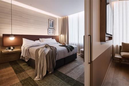 Rydges - 82