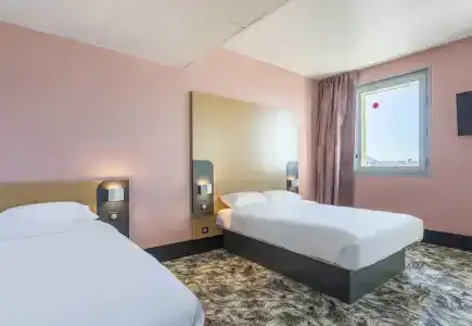 b&b hôTel Marseille Les Ports - 4