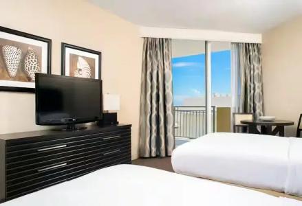DoubleTree by Hilton Ocean Point - North Miami Beach - 35