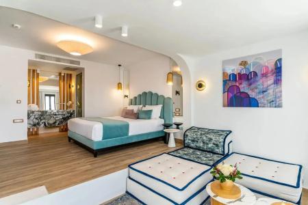 Cresanto Luxury Suites - 88