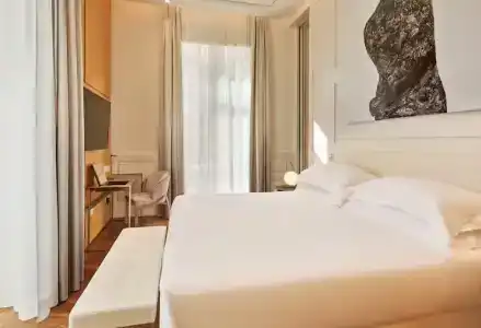The Britannique Naples, Curio Collection By Hilton - 76