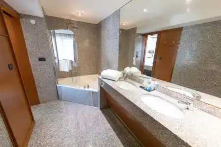 Goldstar  & Suites - 30