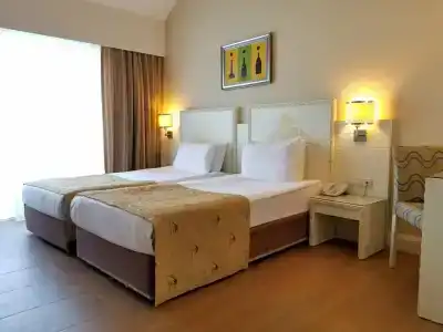 Crystal Admiral Resort Suites & Spa - Ultimate All Inclusive - 2