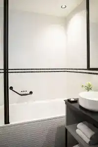 Best Western Paris Gare Saint Lazare - 21