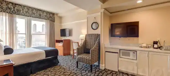 Gaslamp Plaza Suites - 39