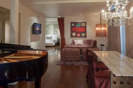 International House - 73