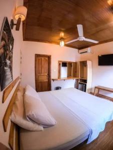 New Breeze Thoddoo Inn - 6