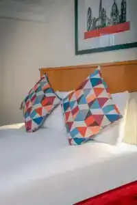 Queensway, Sure Collection by Best Western - 44