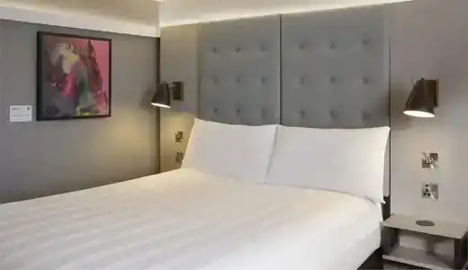 Premier Inn Wimbledon South - 6