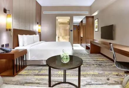 Hilton - 40