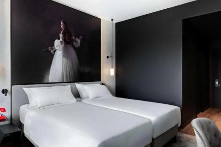 Paseo del Arte, a member of Radisson Individuals - 11