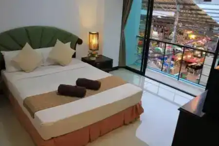 Al's Resort - 53