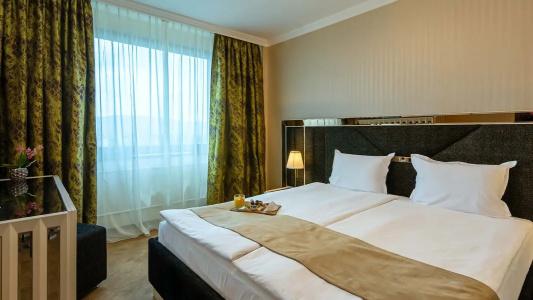 Astoria Grand - 42
