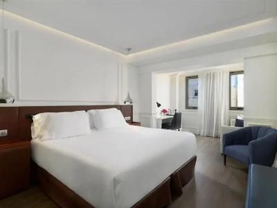 H10 Universitat - 40